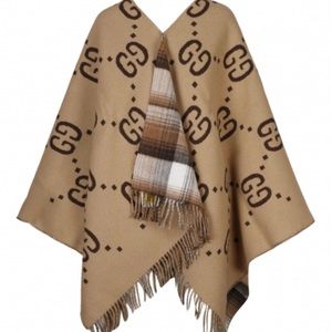 FLASH SALE‼️ NEW🔥 Authentic Gucci GG Reversible Wool Poncho